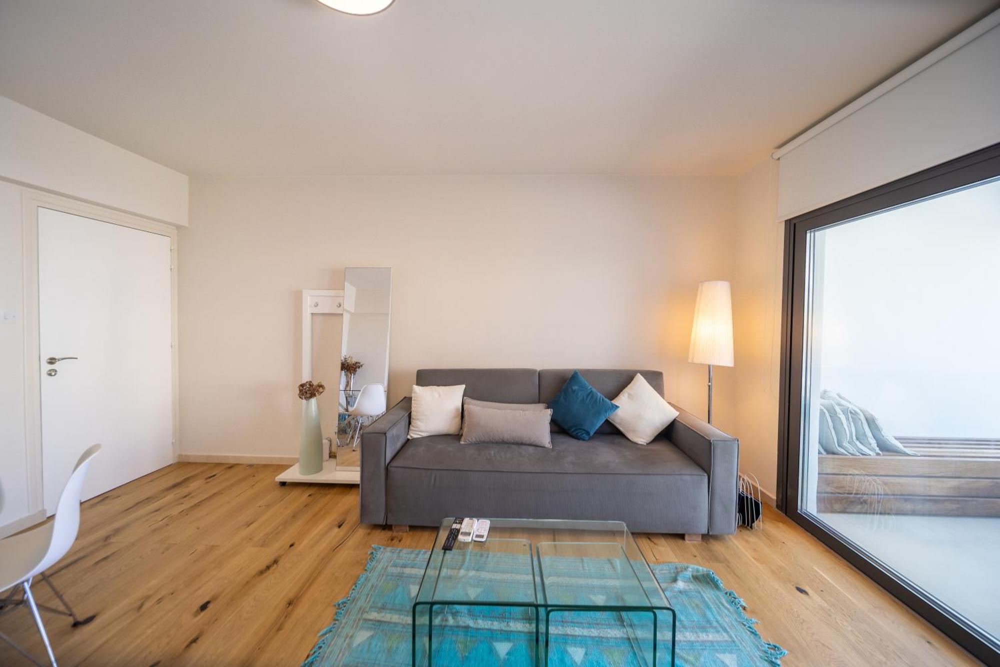 Lighthouse By The Sea Apartment