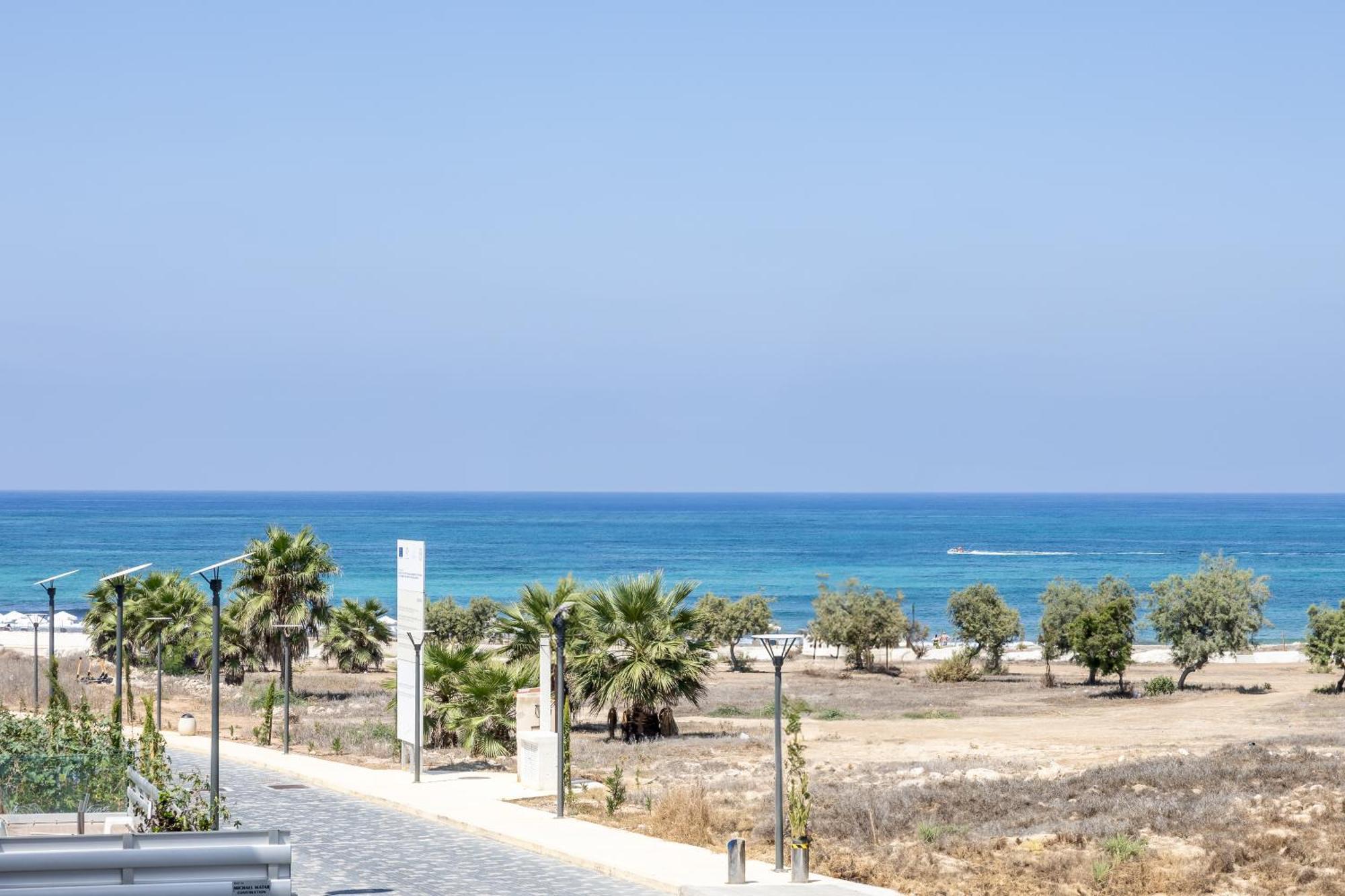 Lighthouse By The Sea Apartment Paphos